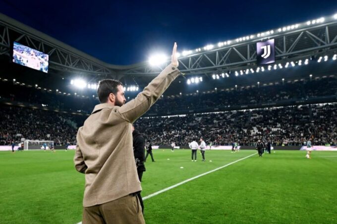 Miralem Pjanić pozdravlja navijače Juventusa